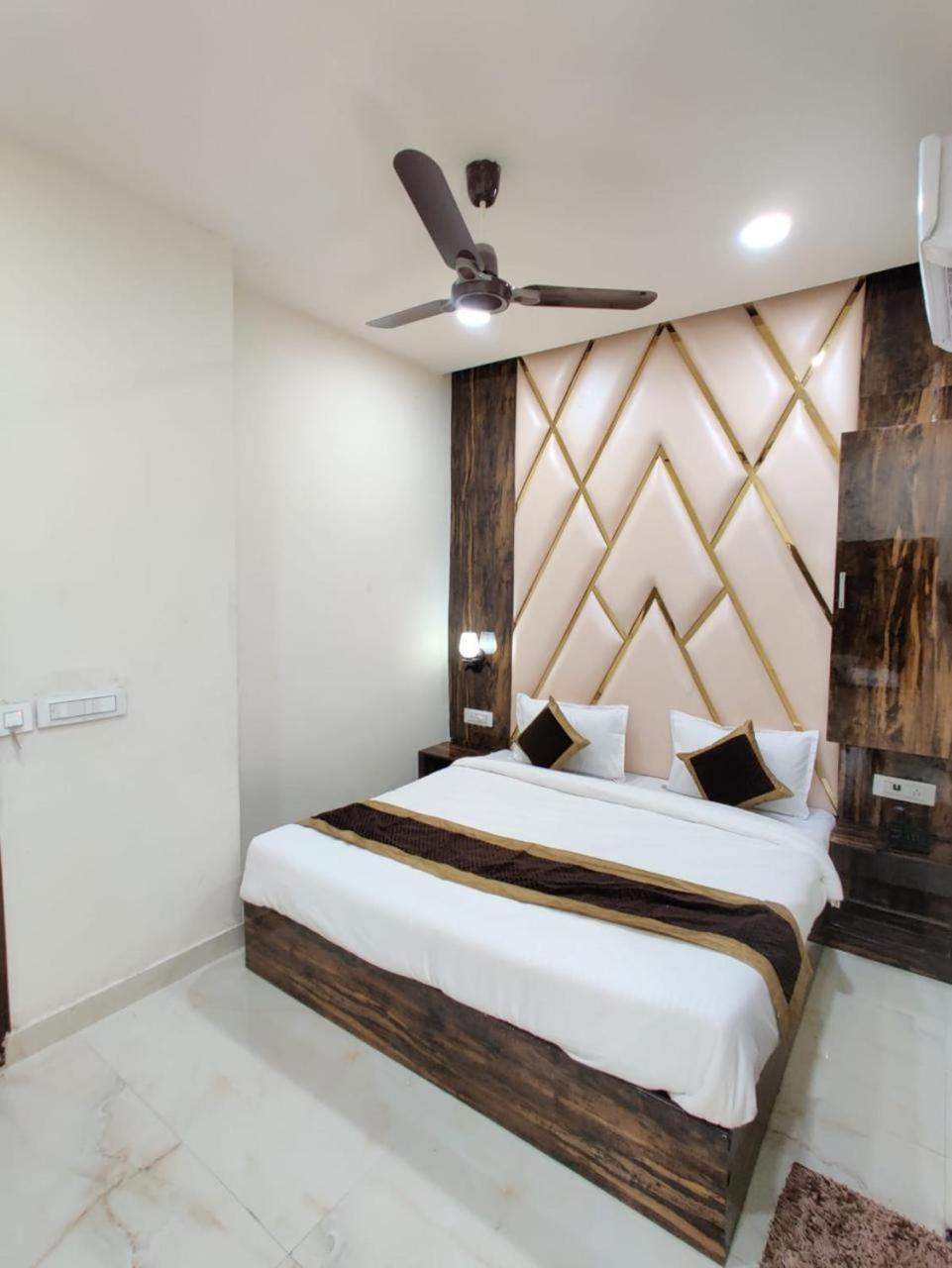 Hotel Gs Amritsar 200 Mtr From Golden Temple Exterior foto